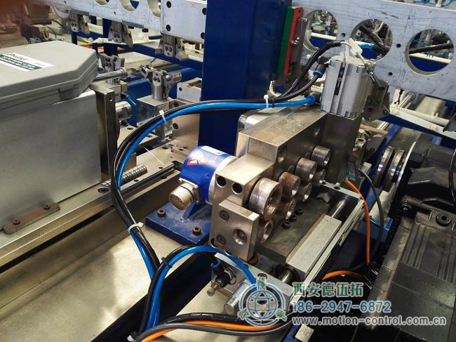 图为堡盟增量式编码器在折弯机上的应用照片