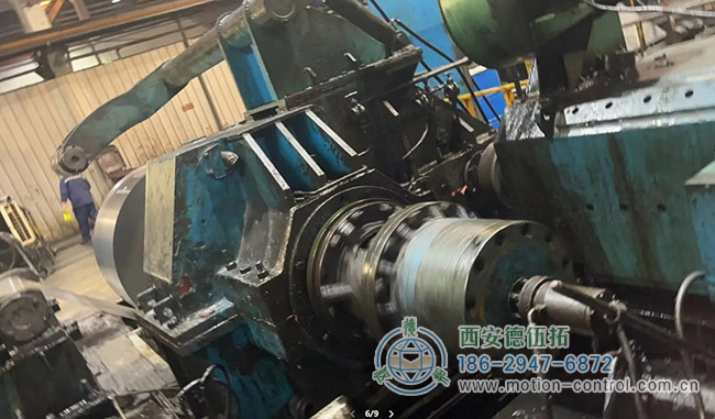 图为重载编码器在六辊可逆轧机上的应用照片